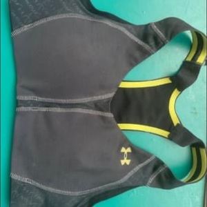 32A Under Armour Sports Bra